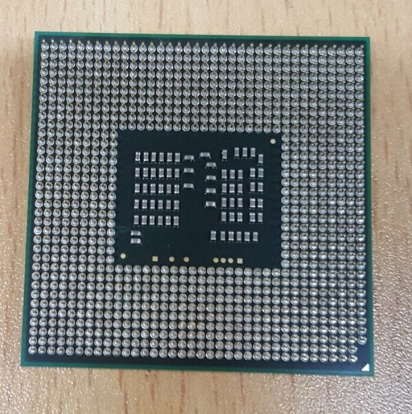 액정도매(LCD도매),CPU Intel i3-370M 3M 2.40GHz SLBUK
